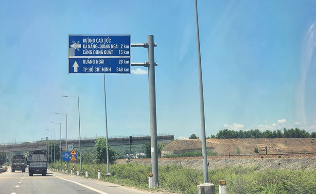 Nút giao cao tốc Đà Nẵng - Quảng Ngãi nối Khu Kinh tế Dung Quất bị lãng quên (18/06/2024)